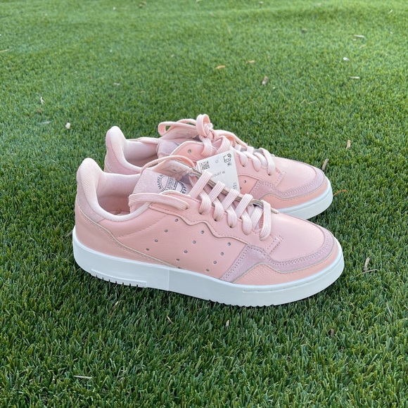 WOMENS ADIDAS SHOES 👟 - Picture 3 of 8